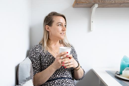 alleenstaande vrouw met kinderwens die overweegt BAM / solomoeder te worden